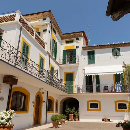 Fiore Agroturismo *